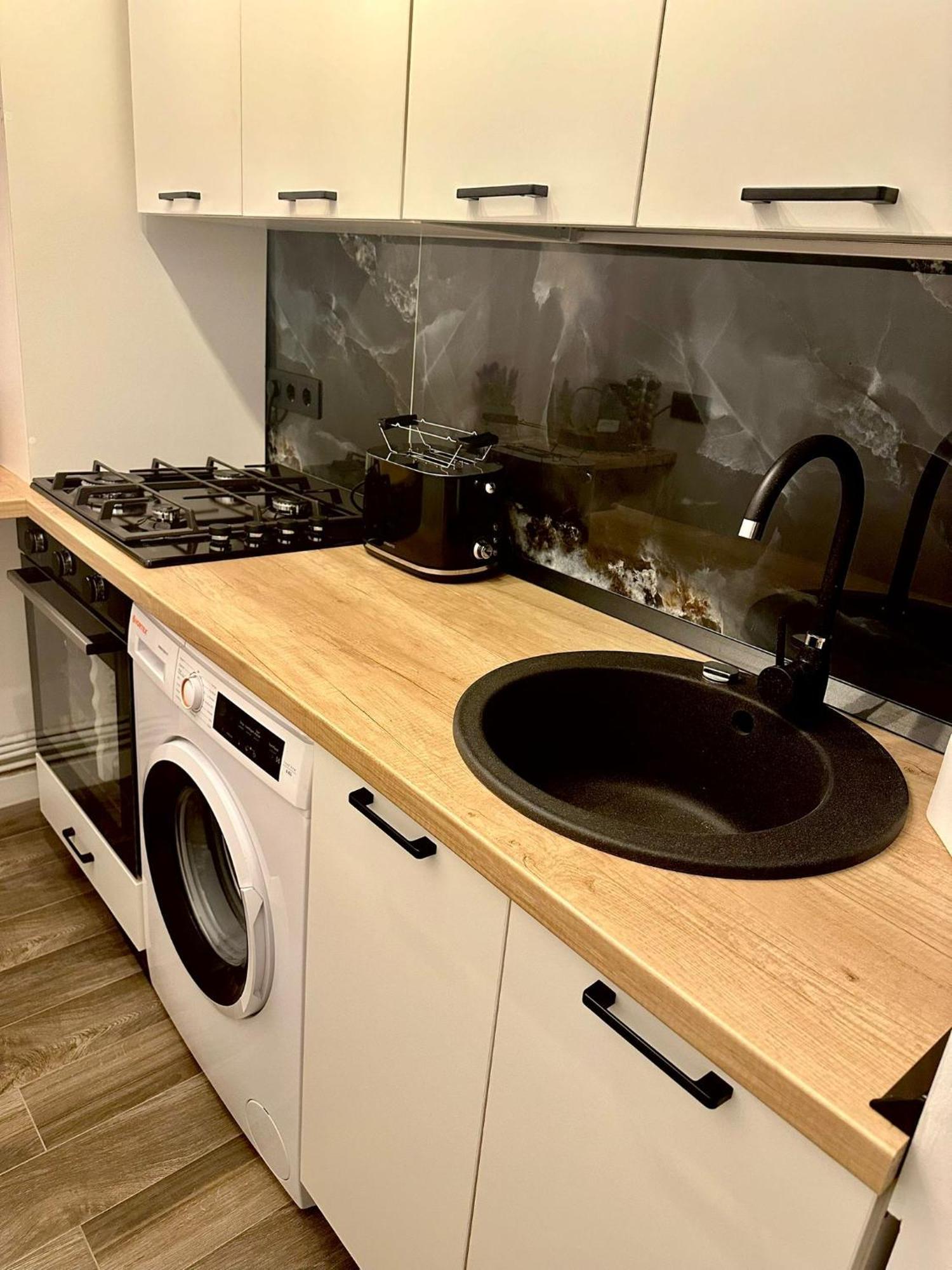 Evelyn Apartment Bistrita  Bagian luar foto