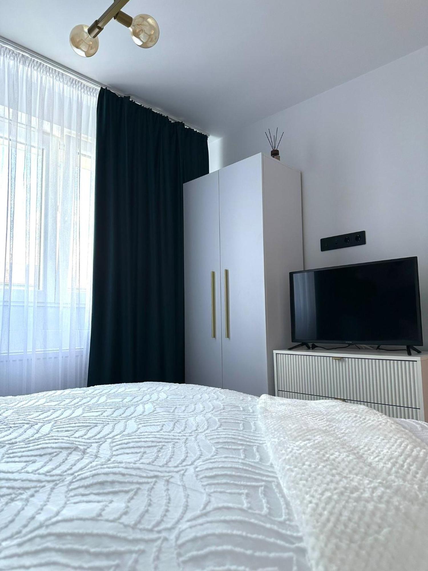 Evelyn Apartment Bistrita  Bagian luar foto