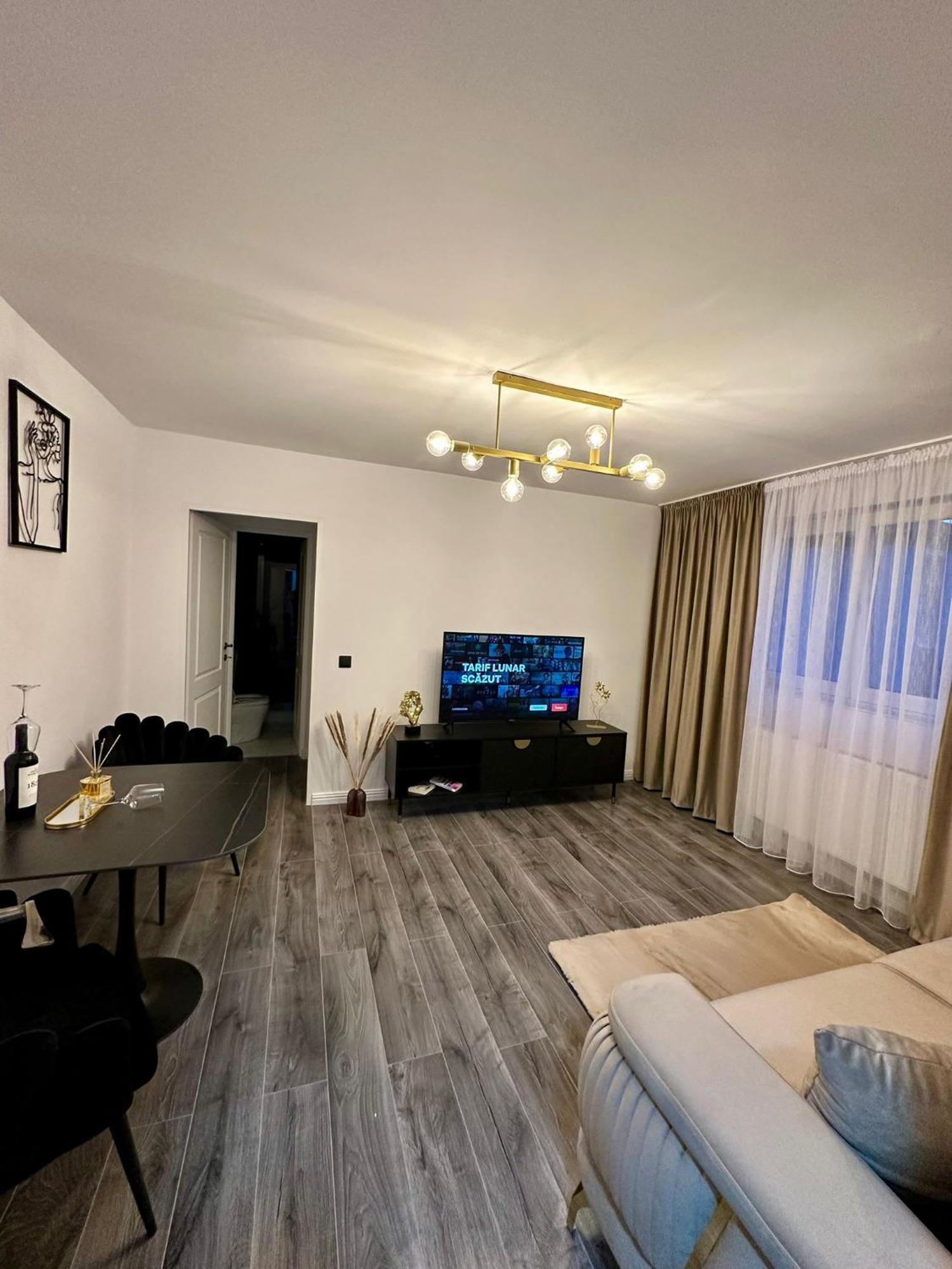 Evelyn Apartment Bistrita  Bagian luar foto